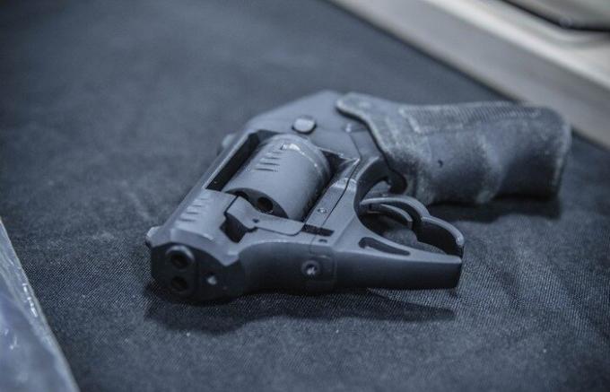 "Proibito" revolver S333 Thunderstruck, che gli Stati Uniti erano una legge mitragliatrice.
