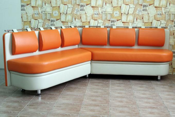 Il divano a bovindo "Metro" si adatterà perfettamente al design moderno della cucina. Le istruzioni per l