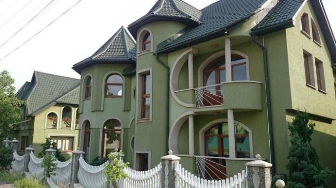 Il più ricco villaggio in Ucraina, dove non c'è edificio a un piano.