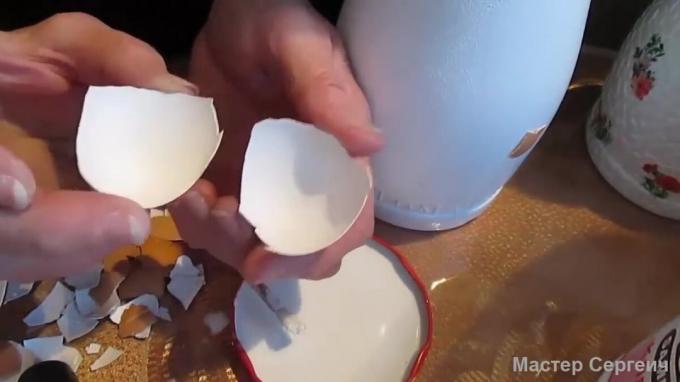 Decoupage sulle uova. bottiglia Decoration
