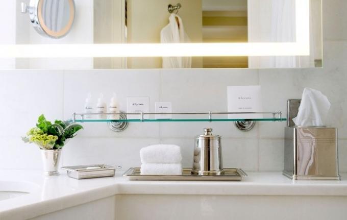 Il candido bagno: 5 segreti di pulizia da hotel di lusso lavoratori
