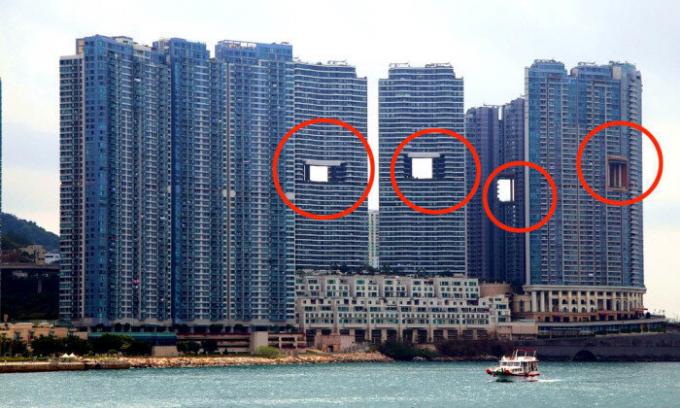 grattacieli "Leaky" costruiti a Hong Kong.