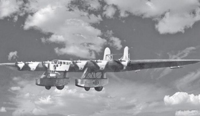 Il gigante aereo nel cielo. / Foto: livejournal.com