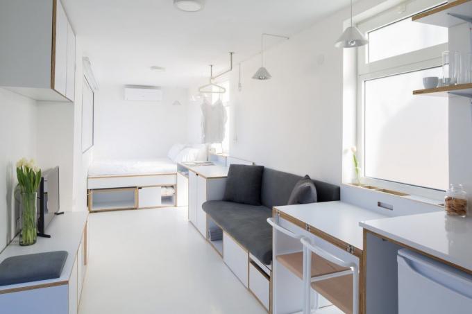 Appartamento-trasformatore di 15 mq con cucina, soggiorno e camera da letto
