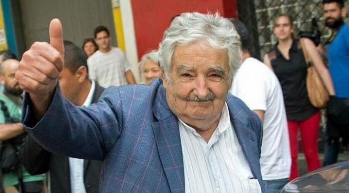 Il 90% ha dato stipendio presidenziale Mujica in beneficenza.