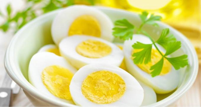 In-legge ha suscitato un nuovo modo di uova di cottura, con la quale sono più tenera e gustosa