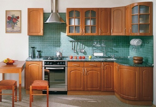 I mobili angolari sono la soluzione perfetta per una piccola cucina.