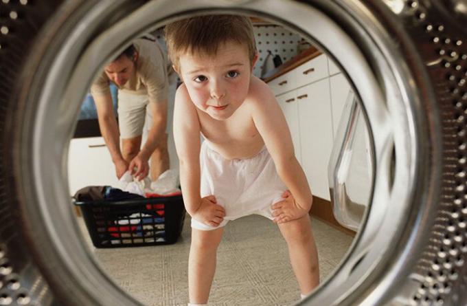 Come "lavare" lavatrice: efficacia rimedio a casa