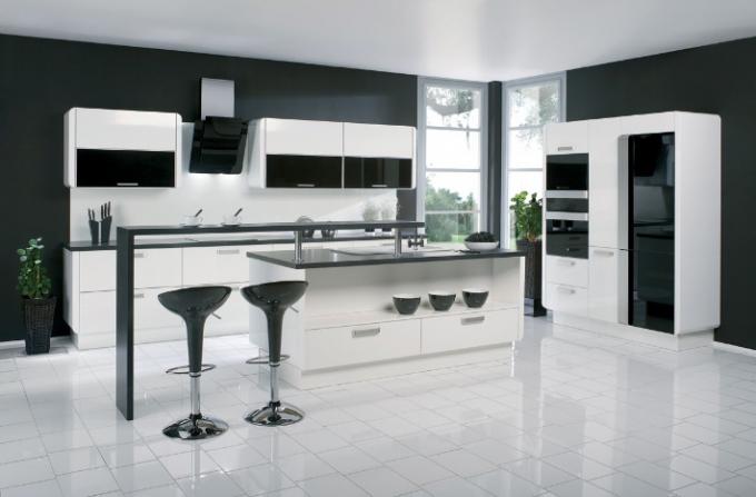 Minimalismo moderno classico - cucina ad angolo in bianco e nero