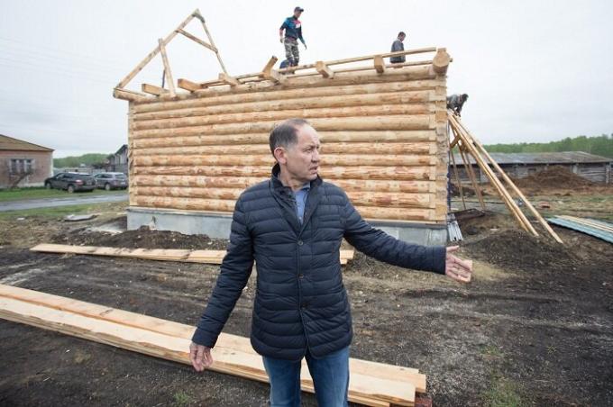 Imprenditore Kamil Khairullin ha iniziato la costruzione di nuove case nel suo villaggio natale Sultanov (regione di Chelyabinsk).