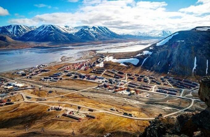Longyearbyen - la città più settentrionale del mondo (Norvegia).