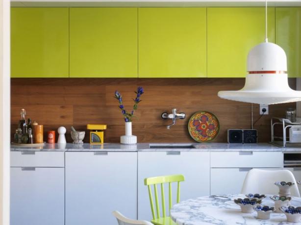Decorazione e design della cucina tramite auricolare bicolore