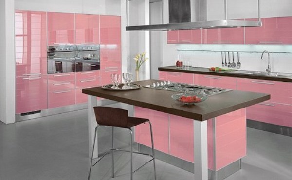 pareti rosa in cucina