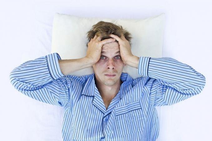 Lo stress durante il giorno - la causa dei poveri sonno durante la notte.