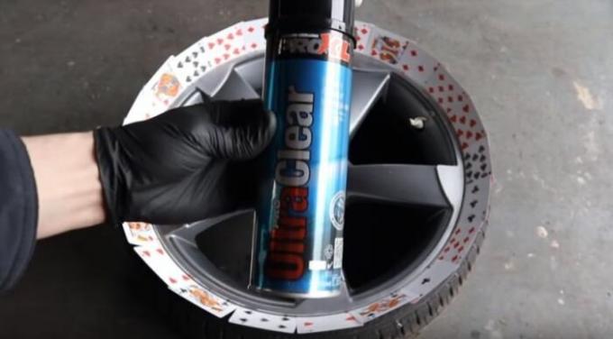 Fai qui una visiera per proteggere le gomme. / Foto: youtube.com. 