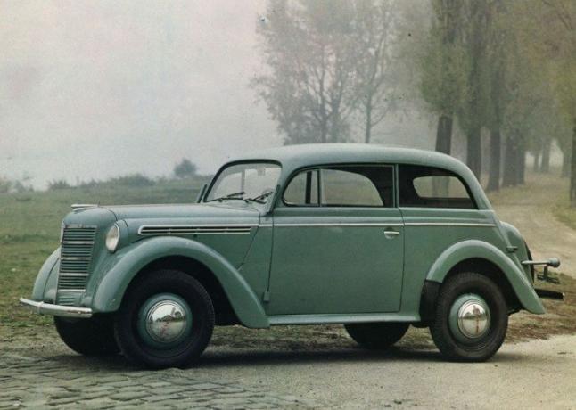 10 auto sovietiche che erano come una macchina straniera come due piselli