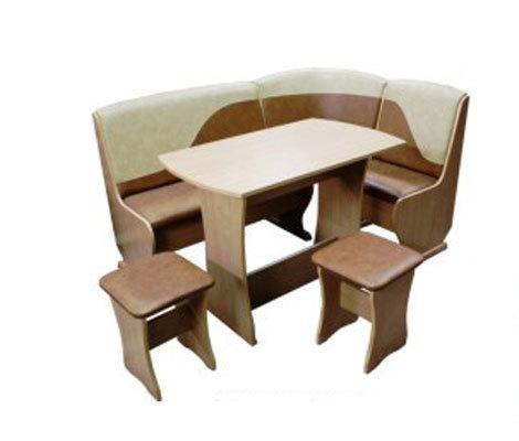 "COMFORT 2 LUX" è un modello economico di un divano ad angolo con un tavolo per una cucina compatta.