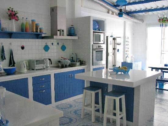 Cucina in stile greco (38 foto): istruzioni video per decorare il design degli interni con le tue mani, prezzo, foto