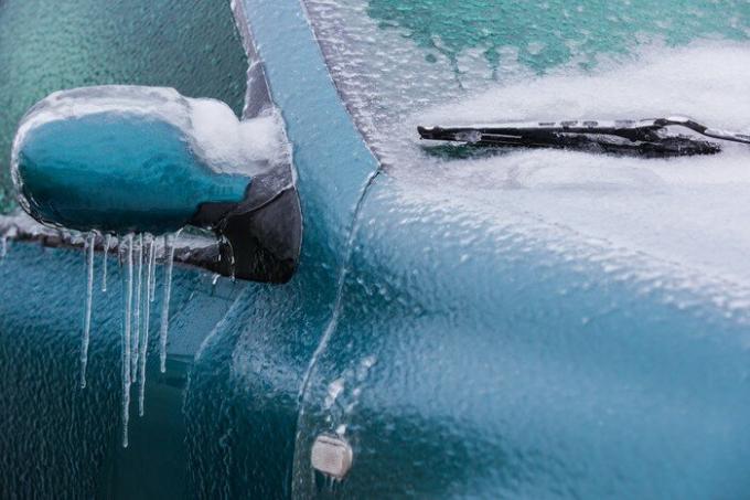 Questo strumento è utile per un rapido "scongelamento" della vettura.