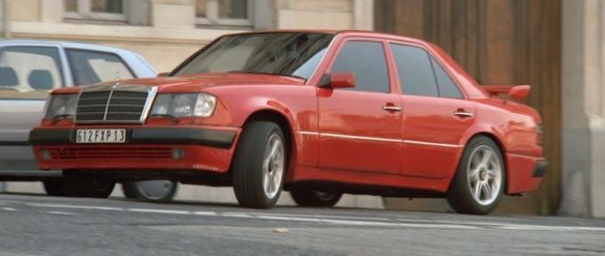 Mercedes-Benz E 500 1992 ha recitato nel film "Taxi". | Foto: imcdb.org.