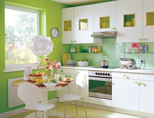 Combinazione di colori armoniosa per una piccola cucina