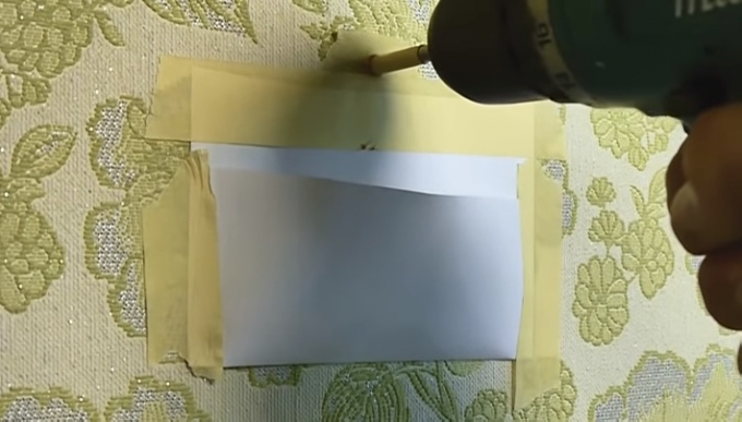 Tasca da carta e nastro protettivo protegge parati dalla polvere che si verifica quando la foratura 