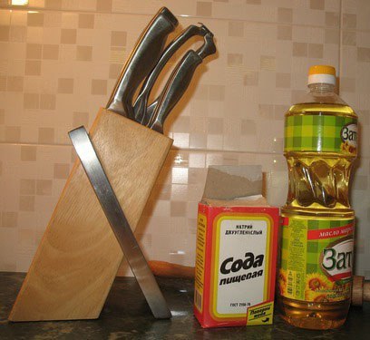 Soda e olio vegetale - un rimedio popolare per la pulizia delle superfici in legno