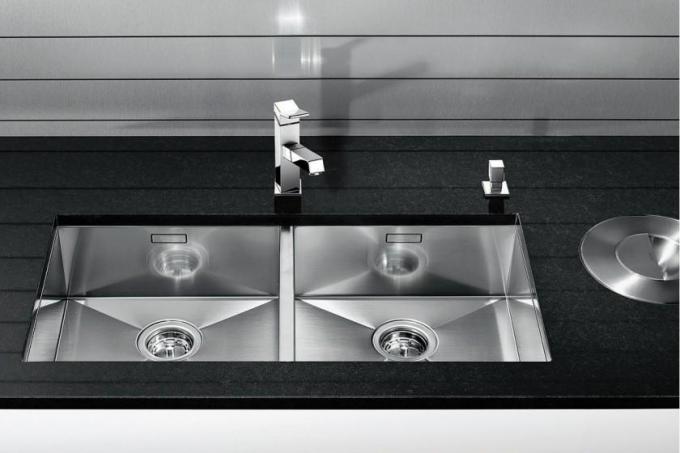 Lavelli da cucina Blanco (39 foto): istruzioni video fai-da-te per la scelta, caratteristiche dei lavelli da cucina in pietra artificiale, prezzo, foto