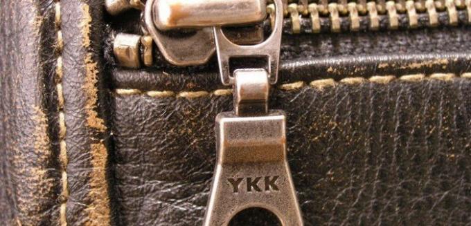 Le lettere «YKK» abiti decorati e prezzi accessibili e borse griffate costosi.