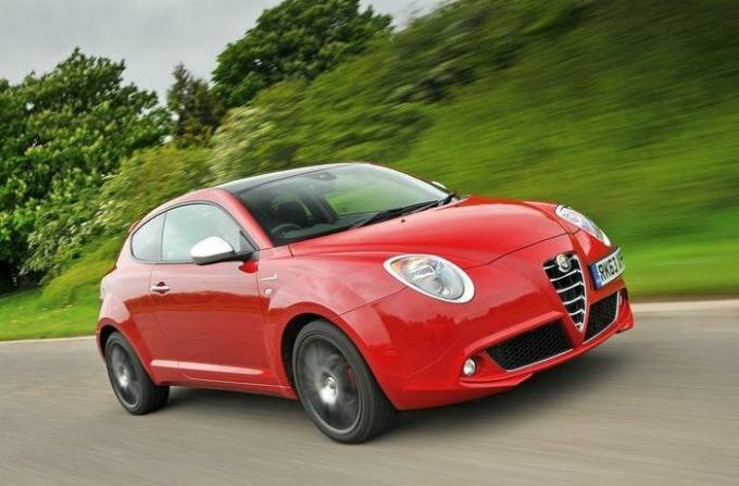 Carino italiani mini-portellone Alfa Romeo Mito. | Foto: autocar.co.uk.