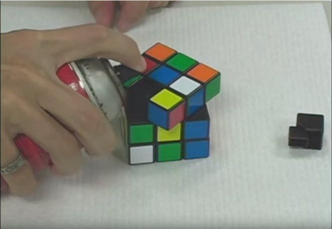 Come velocizzare il cubo di Rubik decisione