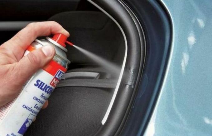 "Grease è subito": il luogo in macchina, dietro la quale necessita di lubrificazione regolare manutenzione.