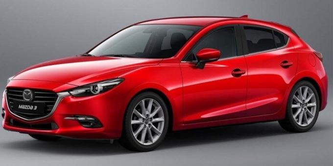 Un'utilitaria Mazda 3 una scelta eccellente per l'uomo.